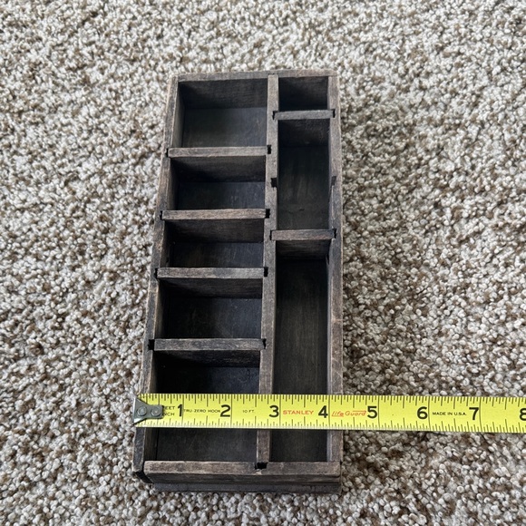 Vintage Wooden Trinket Shelf - Picture 4 of 5